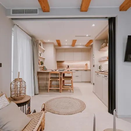 Malin Quattro With Private Jacuzzi Apartamento *