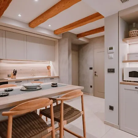 Malin Quattro With Private Jacuzzi Apartamento Vantacici