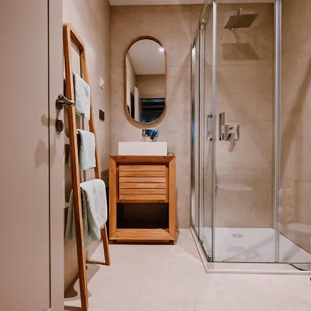 Malin Quattro With Private Jacuzzi Apartamento Vantacici