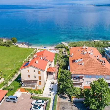 Appartamento Malin Quattro With Private Jacuzzi