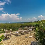 Malin Quattro With Private Jacuzzi Vantacici