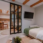Διαμέρισμα Malin Quattro With Private Jacuzzi Vantacici
