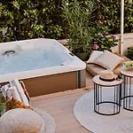 Malin Quattro With Private Jacuzzi
