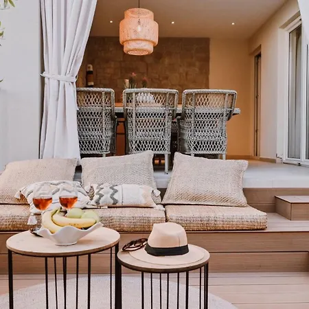 Malin Quattro With Private Jacuzzi דירה ונטאצ'יצ'י